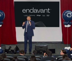 Lanzamiento endavant